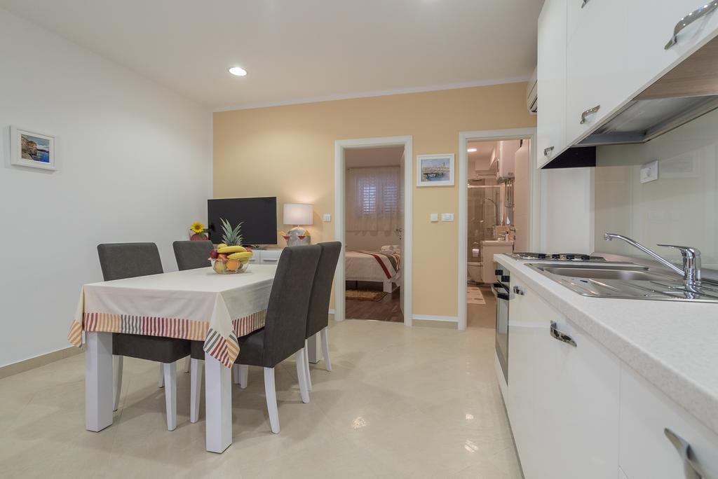 Drop In Split Luxury Suites Exterior foto