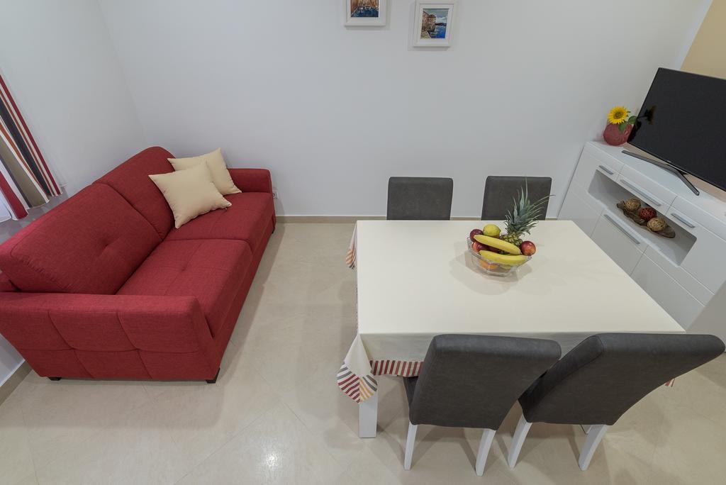 Drop In Split Luxury Suites Exterior foto
