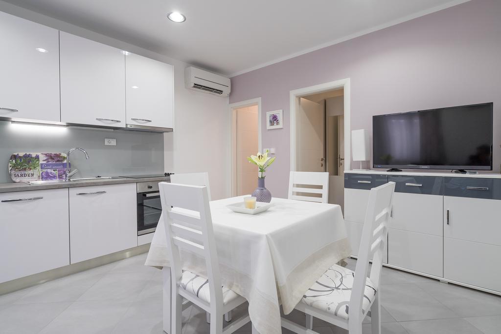 Drop In Split Luxury Suites Exterior foto