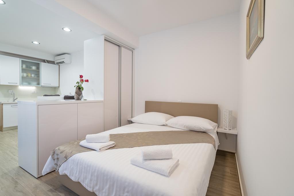 Drop In Split Luxury Suites Exterior foto