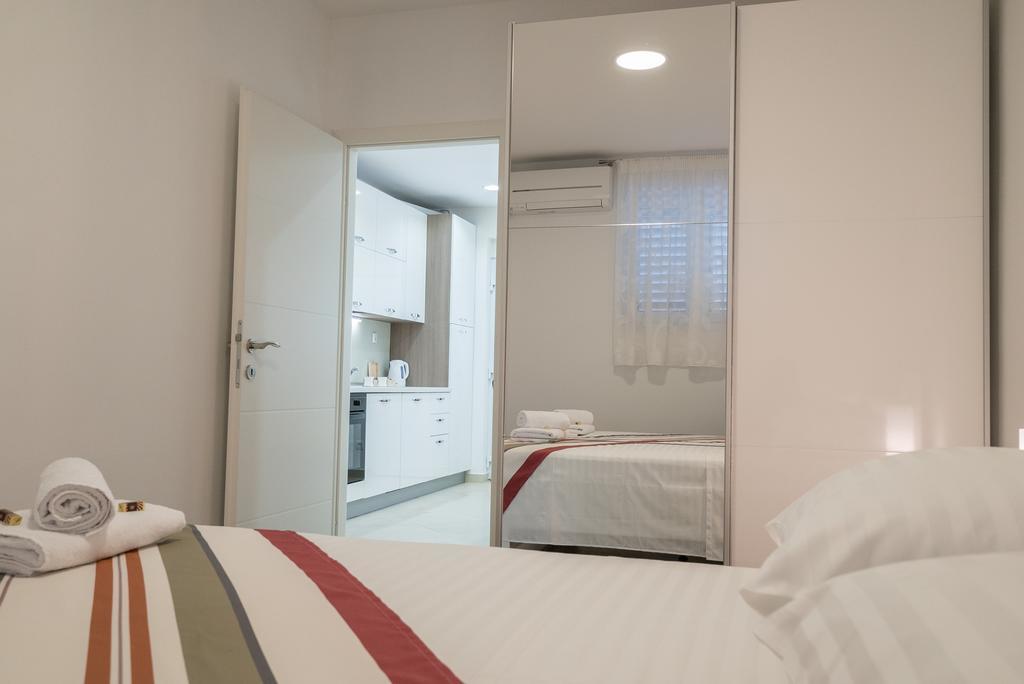Drop In Split Luxury Suites Exterior foto