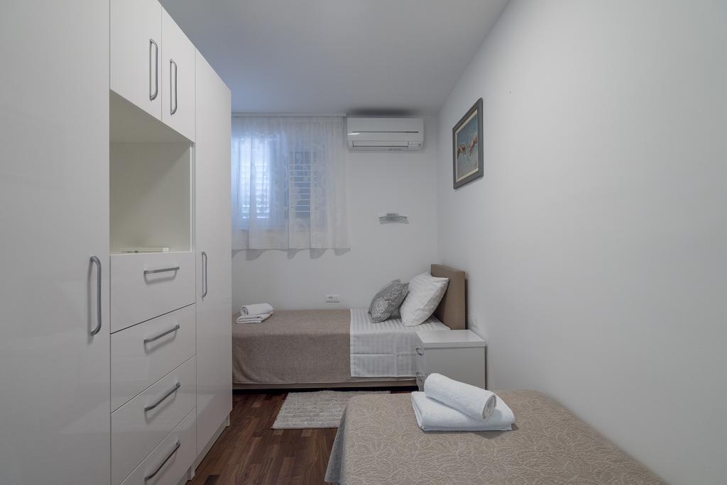 Drop In Split Luxury Suites Exterior foto