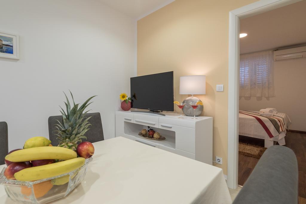 Drop In Split Luxury Suites Exterior foto