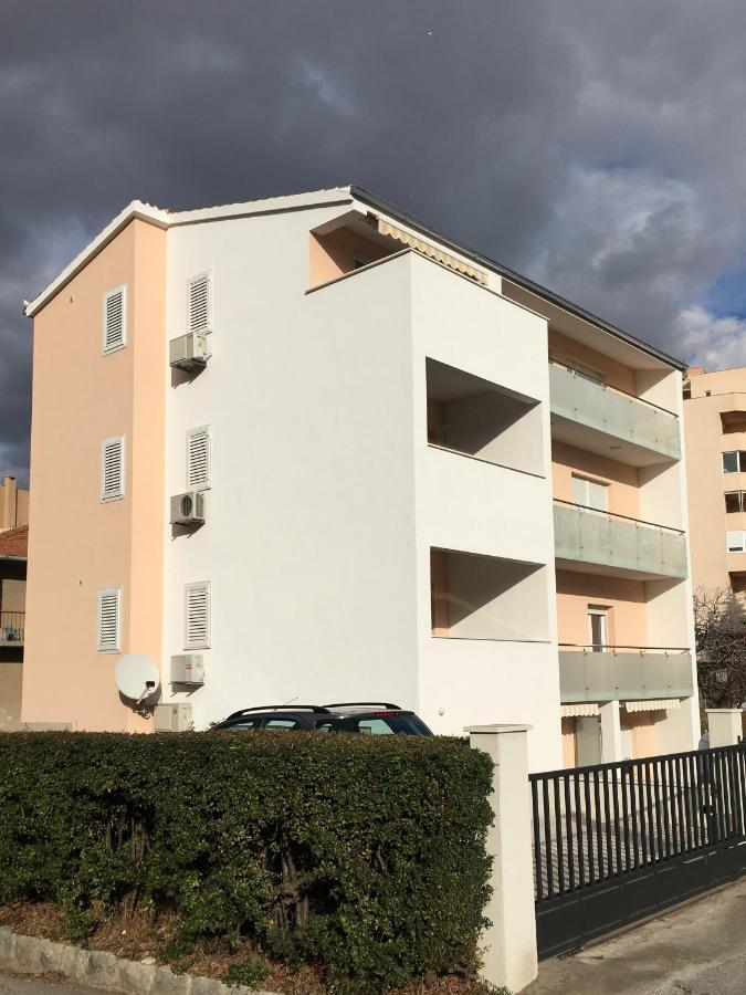 Drop In Split Luxury Suites Exterior foto